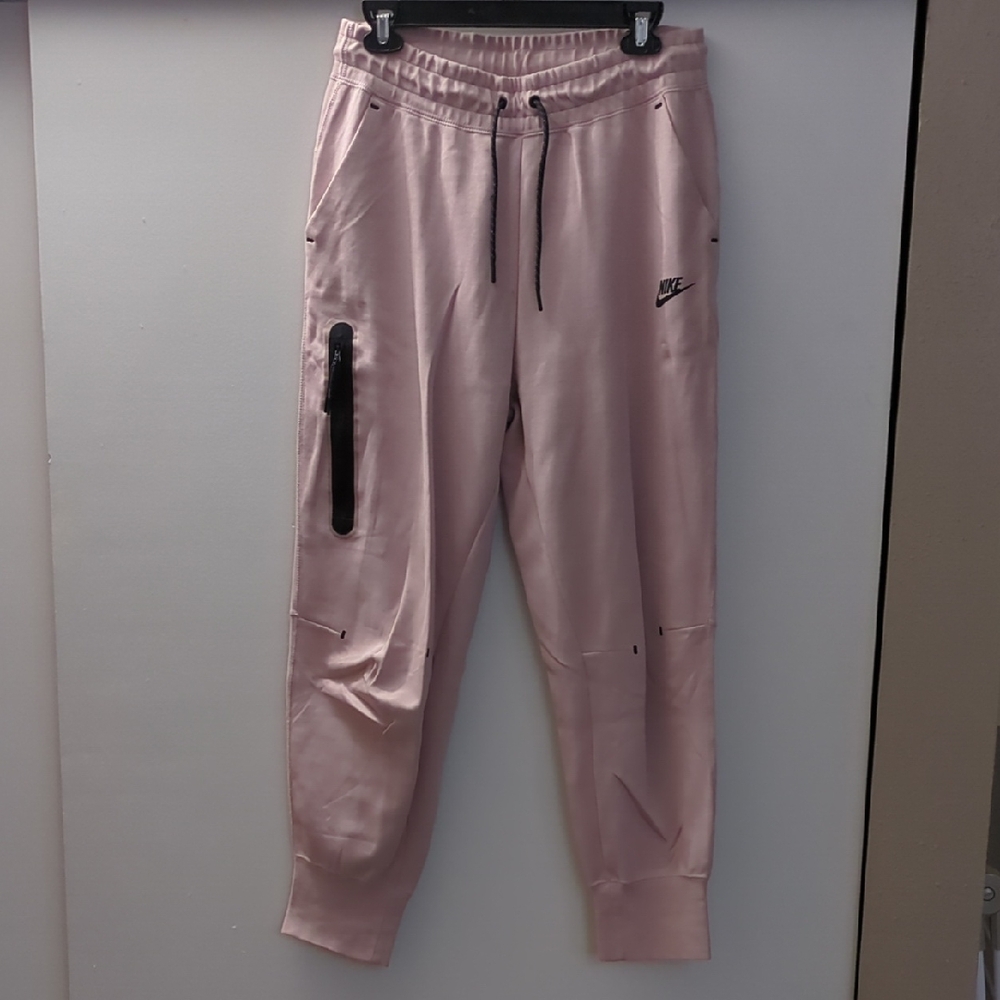 Nike Women's Soft Pink Sweatpants